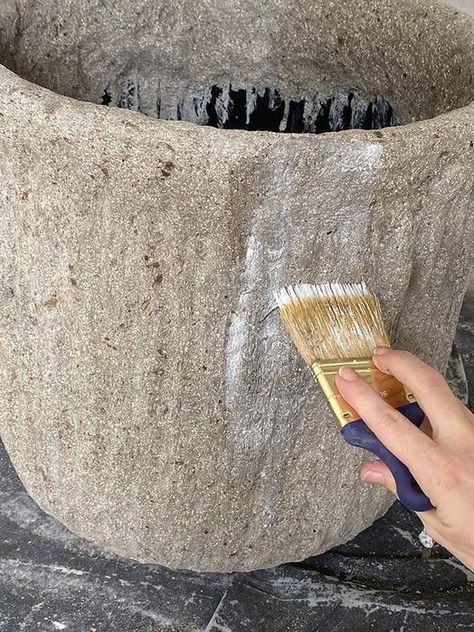 DIY Faux Stone Planters - Jenna Sue Design Blog Garden Planter Ideas, Stone Planter, Jenna Sue Design, Jenna Sue, Stone Planters, Garden Decor Ideas, Planter Ideas, Garden Planter, Ideas Garden