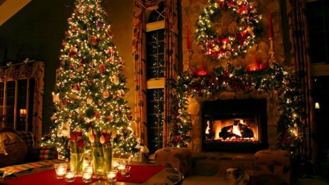 Celebrate Christmas In Style: 16 Ways To Make Your Home Feel Festive Christmas House Decorations Indoor, Cozy Christmas Wallpaper, Tropical Christmas Decorations, Christmas Wallpaper Hd, Christmas Tree And Fireplace, Christmas Desktop Wallpaper, Christmas Lights Wallpaper, Christmas Wallpaper Free, Christmas Desktop