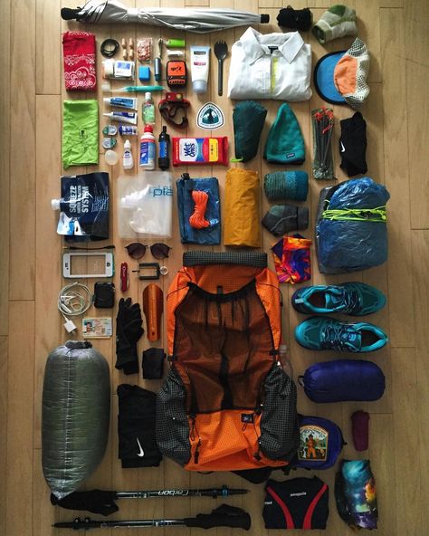 Nature, Ultralight Hiking Gear, Lightweight Backpacking Gear, Hiking Checklist, Backpacking Outfits, Trekking Outfit Women, Trekking Outfit, Camping Girl, Hiking Supplies