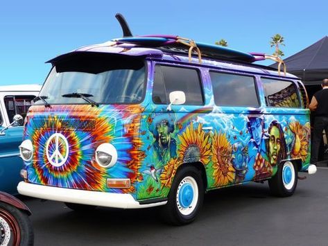 Marvelous 23 AMAZING Camper Van Painting https://www.camperlife.co/2019/03/20/23-amazing-camper-van-painting/ Others may be migrant workers. Permanent residents earn their livings in a number of novel ways. Combi Hippie, Kombi Food Truck, Kombi Hippie, Hippie Vans, Vw Minibus, Volkswagen Vintage, Hippie Camper, Vw Bus T2, Vans Painted