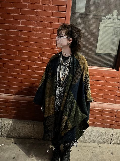Goth fashion Goth Wizard Aesthetic, Masc Witch Fashion, Whimsical Male Outfit, Eclectic Goth Fashion, Nonbinary Goth Fashion, Bugcore Outfits, Nightcore Outfits, Androgynous Goth Fashion, Goth Outfits Masc