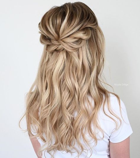 50 Trendiest Half-Up Half-Down Hairstyles for 2020 - Hair Adviser Half Up Low Bun, Beach Wedding Hairstyles Medium, Bridemaids Hairstyles, Braided Half Updo, Half Up Wedding Hair, Kadeřnické Trendy, Wedding Hair Half, Vlasové Trendy, Bridesmaid Hair Makeup