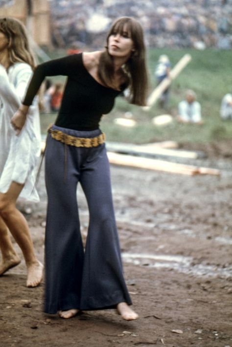 Woodstock Fashion, Looks Hippie, 70s Inspired Outfits, Moda Hippie, Mode Hippie, 60s 70s Fashion, 60s And 70s Fashion, 70s Inspired Fashion, 70s Outfits