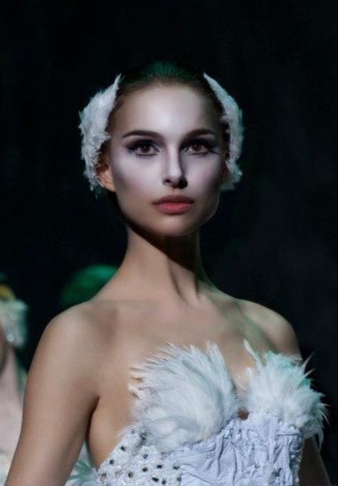 Ballet Black Swan, Natalie Portman Black Swan, Black Swan Movie, Pleasure Principle, Black Swan 2010, Ballet Black, Black Swan Costume, New York City Ballet, Swan Queen