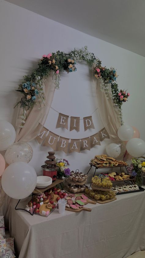 Ramzan Mubarak Decoration, Eid Mubarak Table Decoration, Eid Set Up, Eid Home Decor, Eid Decoration Ideas Living Rooms, Eid Table Decoration, Eid Mubarak Decoration Ideas Diy, Eid Al Fitr Decorations, Eid Table Setting Ideas