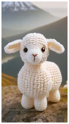 Amigurumi Lamb Free Crochet Pattern - Free Crochet Patterns Crochet Lamb Pattern, Amigurumi Lamb, Crochet Farm Animals, Crochet Toys Free Patterns, Amigurumi Minta, Crochet Sheep, Easy Crochet Animals, Crochet Toys Free, Easter Crochet Patterns