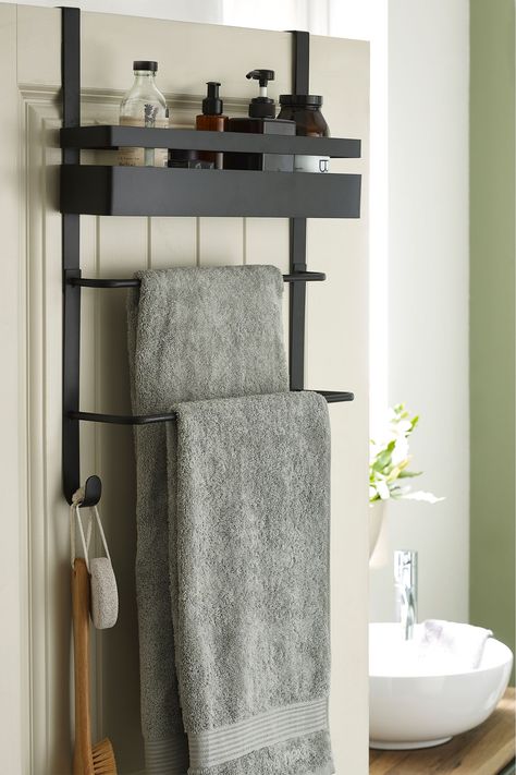 Bathroom shelves for towels