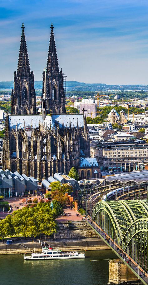 Germany Travel, Cologne Cathedral Germany, Santi Cattolici, Europa Park, Cologne Germany, Voyage Europe, River Cruises, Places Around The World, City Guide