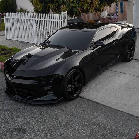 Tmax Yamaha, Mobil Futuristik, Murdered Out, Camaro Car, Luxury Sports Cars, Lux Cars, Fancy Cars, Camaro Ss, Black Car