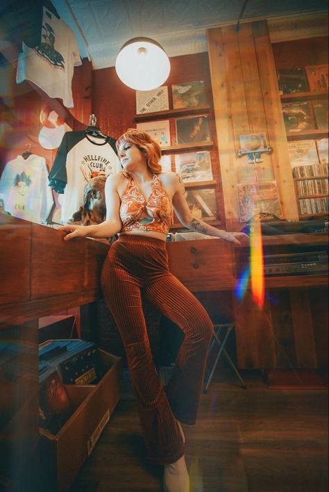 Hippy Photoshoot Ideas, 70s Vibe Photoshoot, Vintage Store Photoshoot, Antique Shop Photoshoot, 70s Record Store, Antique Store Photoshoot, Bombshell Photoshoot, Record Shop Photoshoot, 70s Photoshoot Ideas