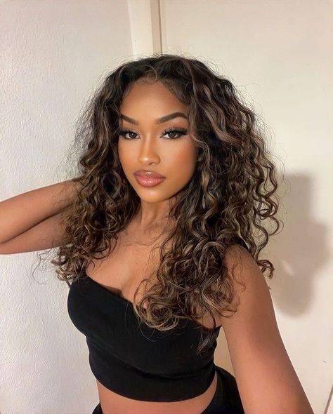 Dark Brown Mixed With Light Brown Hair, Balayage On Curly Black Hair, Heavy Highlights On Curly Hair, Black Hair Highlights And Lowlights, Wavy Hair Highlights Caramel, Curly Partial Highlights, Ashy Brown Hair Curly, Cool Toned Curly Hair, Chunky Blonde Highlights On Black Hair