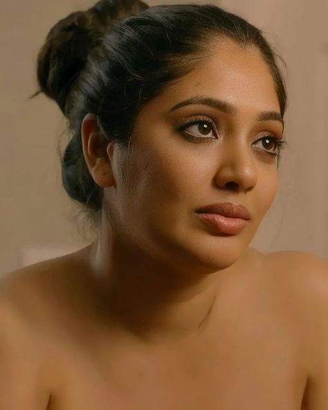 Dusky Actress, Veena Nandakumar, Indian Bride Makeup, Samantha Images, Spiritual Paintings, Actress Without Makeup, Beautiful Indian Brides, Samantha Photos, Beauty Smile