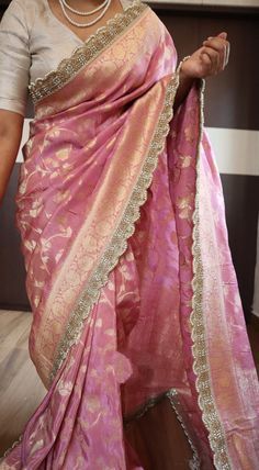 Engagement Saree Look, Farewell Sarees, Bride Saree, Engagement Saree, Saree For Wedding Function, Simple Saree Designs, Designer Sarees Wedding, Sarees For Girls, Bridesmaid Saree