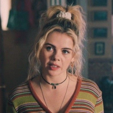 derry girls erin quinn aesthetic icons Erin Quinn Aesthetic, Erin Quinn Outfits, Derry Girls Aesthetic, Quinn Aesthetic, Erin Quinn, Cinema Aesthetic, Summer Day Outfits, Derry Girls, Princess Face