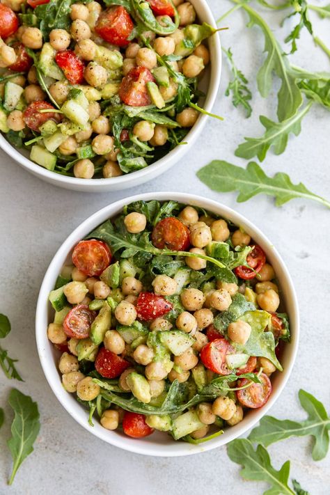 Essen, Chickpeas And Avocado, Arugula Chickpea Salad Recipes, Avocado And Chickpeas, Arugula Avocado Salad, Chickpea Arugula Salad, Chicken Chickpea Salad, Avacodo Salad, Avacado Egg Salad