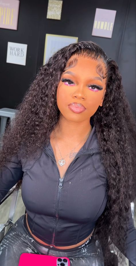 1700 Makeup, Hairstyles With Side Part, Birthday Makeup Looks, Face Beat Makeup, Exotic Hairstyles, Natural Prom Makeup, Soft Makeup Looks, Prom Eye Makeup, Makeup For Black Skin