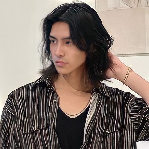 Asian Men Hairstyle Long Hair, Long Hairstyle Men Asian, Men Asian Long Hair, Long Hair Asian Men Aesthetic, Man With Wolfcut, Long Asain Hairstyle Men, Long Hairstyles Mens Asian, Asian With Long Hair Men, Asian Haircut Men Long