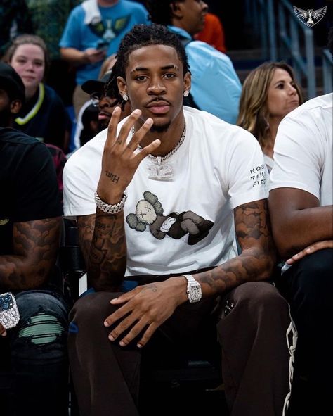 Cute Nba Players, Basketball Boyfriend, Ja Morant Style, Basketball Players Nba, Nba Fashion, Nba Pictures, Gorgeous Black Men, Fine Black Men, Basketball Pictures