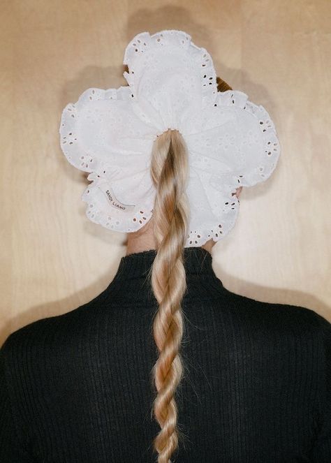 who was i to judge your brand of loneliness? on Tumblr Bridal Style, Upcycling, Sandy Liang Flower Scrunchie, Sandy Liang Scrunchie, Crochet Flower Scrunchie, Flower Scrunchie, Sandy Liang, 가을 패션, Aesthetic Hair