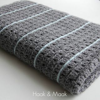 Haak & Maak: Stoere deken haken - gratis patroon Couture, Modern Haken, Diy Wool, Hand Knit Blanket, Easy Crochet Baby Blanket, Crochet Pillows, Crochet Cushions, Crochet Instructions, Arm Knitting