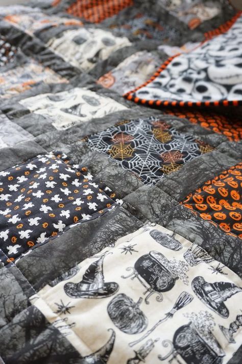 Halloween Quilt! | Quilting In The Rain | Bloglovin’ Patchwork, Halloween Quilt Ideas, Halloween Quilts Ideas, Halloween Quilt Panels, Quilt Halloween, Halloween Quilt Patterns, Quilt Panels, Halloween Quilt, Halloween Sewing