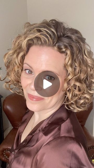 Deman Brush Styling, A Line Curly Bob, Laifen Hairdryer, How To Style Curly Hair Ideas, Flexy Brush, Natural Curly Hair Short, How To Style Short Curly Hair, Easy Curly Hair Routine, Styling Short Curly Hair