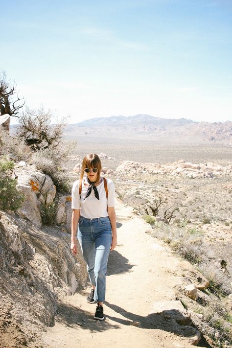 Things To Do On Sunday, Desert Inspiration, Nyc Vintage, Joshua Tree California, Lifestyle Images, Black Rock City, Tree Photo, Desert Vibes, Folly Beach