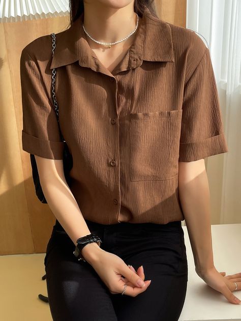 DAZY Patched Pocket Roll Up Sleeve Blouse Brown Top Outfit, Sleeve Shirt Outfit, Shirt Outfit Women, Casual College Outfits, Casual Day Outfits, Classy Outfit, Short Sleeve Shirt Women, Stylish Work Outfits, Modest Fashion Outfits