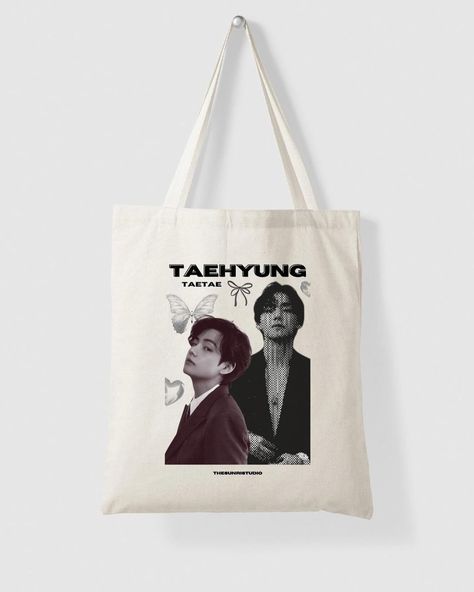 K-pop and BTS Tote bags for you❤️❤️ You can customize the bag for free✨ DM us to order!! #yourpage #totebags #craft #gift #giftpack #marketing #srilanka #coporategifts Army Look, Tela, Bts Tote Bag, Tote Bag Kpop, Kpop Tote Bag, Jin Yoongi, Bts History, Bts Namjoon, V Bts