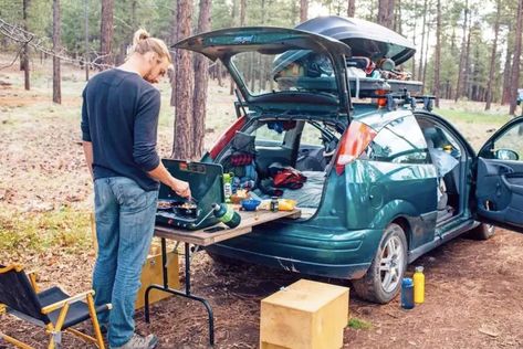 Car Camping Hacks, Car Camping Organization, Tent Camping Organization, Tent Camping Beds, Family Glamping, Camping Checklist Family, Gros Morne, Minivan Camping, Rv Camping Checklist