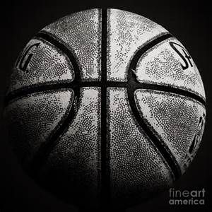 Basketball Photography - Yahoo Image Search Results Old Basketball, Basketball Tattoos, Simple Objects, Fantasy Basketball, Basketball T Shirt Designs, Basketball Is Life, Basketball Photography, Basketball Wallpaper, Black And White Photograph