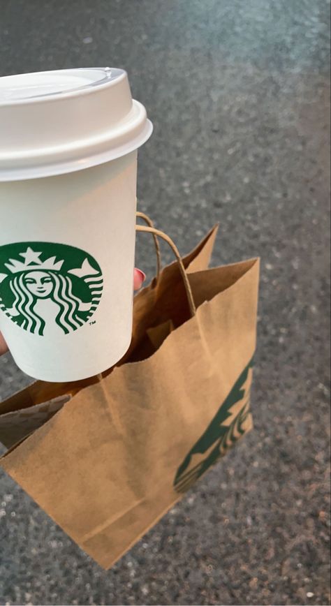 Starbucks Astethic, Starbucks Story Instagram, Starbucks Story, Magnus Lacrontte, Starbucks Pictures, Starbucks Aesthetic, Camping Photo, Coffee Obsession, Story Ideas Pictures