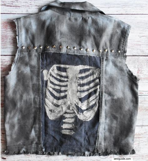 How to make a Battle Jacket : DIY ideas for your own version of this punk staple. - SewGuide Painted Battle Jacket, Patch Making Diy, Punk Blazer Diy, Punk Jacket Ideas, Jacket Diy Ideas, Battle Vest Ideas, Battle Jacket Ideas, Punk Battle Jacket, Punk Jacket Diy