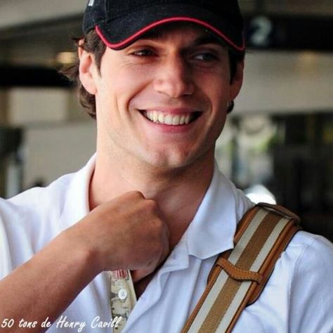 aw, cute smile <3 Henry #HneryCavill Henry Cavill Eyes, Charles Brandon, Film Man, Henry Williams, Love Henry, Dream Husband, Eddie Vedder, Cute Smile, Christian Grey