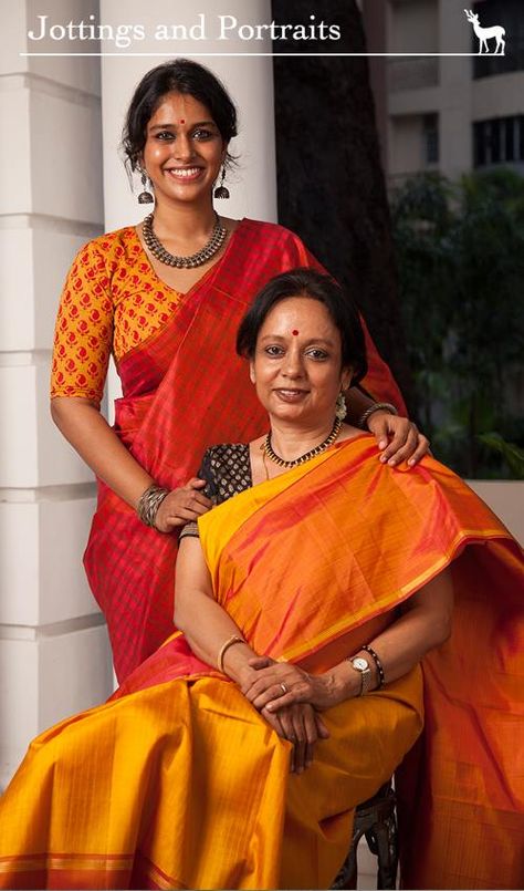 Mother Daughter Indian, Orange Cotton Saree, Asha Sharath, Saree Orange, Wearing Saree, Celebrity Home, Modern Saree, Indian Look, Checked Blouse