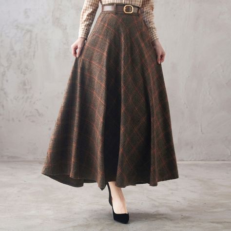 Wool Skirt Long, Plaid Winter Skirt Outfit, Long Flannel Skirt, Wool Long Skirt, Long Fall Skirts, Vintage Long Skirts, Vintage Plaid Skirt, Vintage Long Skirt Aesthetic, Long Wool Skirt Outfit