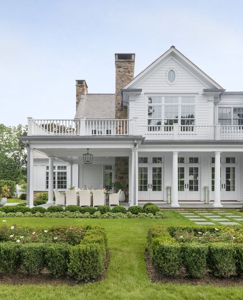 Harrison Colonial — Paul Shainberg Architects Coastal Colonial Exterior, Colonial Cottage Exterior, Georgian Colonial House Exterior, Hamptons Home Exterior, Georgian Colonial House, Hampton Style House, Hamptons Houses, Colonial Home Interior, Hamptons Farmhouse