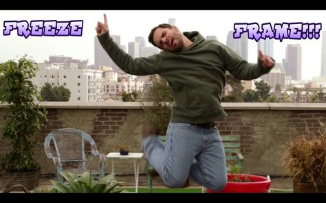 80'S Freeze frame, Nick Miller style. New Girl Humour, Nick New Girl, Nick Miller Quotes, Max Greenfield, New Girl Tv Show, New Girl Quotes, Jake Johnson, Freeze Frame, Nick Miller