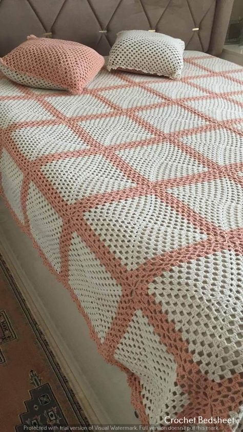 Crocheting-Free Crochet Patterns for Gorgeous Bedspreads Bedsheets Ideas, Draps Design, Crochet Bedsheets, Crochet Project Free, Christmas Crochet Blanket, Crochet Bedspread Pattern, Crochet Table Runner Pattern, Coverlet Bedding, Crochet Granny Square Blanket