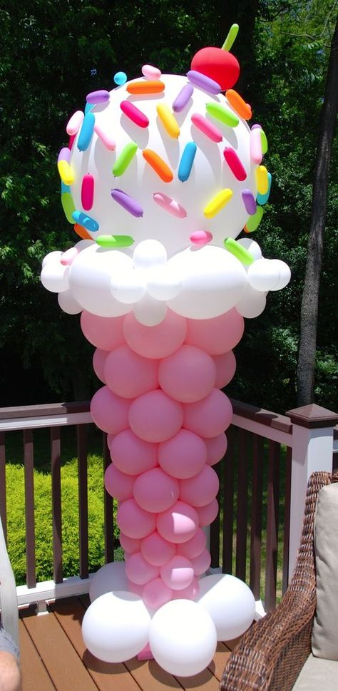 Ice cream Invitaciones Candy Land, Balloon Decorations Diy Tutorials, Ice Cream Balloons, Candy Theme Birthday Party, Minnie Mouse Birthday Party Decorations, Deco Ballon, Ice Cream Decorations, Candy Land Birthday Party, Simple Birthday Decorations
