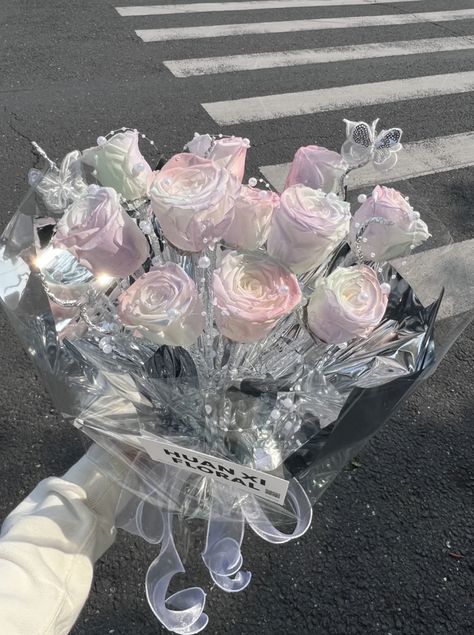 Luxury Flower Bouquets, Boquette Flowers, Hiasan Bilik, Nothing But Flowers, Flower Therapy, Beautiful Bouquet Of Flowers, Luxury Flowers, Alam Semula Jadi, Flower Aesthetic