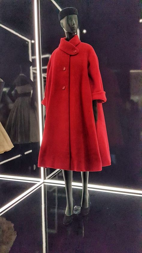 Vintage Swing Coat, Dior Coat Woman, Red Coat Aesthetic, Vintage Coat Outfit, Red Wool Coat Outfit, Red Coat Outfit, Dior Designer Of Dreams, Vintage Wool Coat, Red Coats