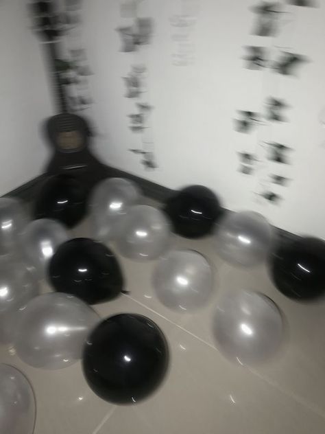 minimalist aesthetic dark birthday balloons 2014 Tumblr Theme Party, Grunge Bday Party, Goth Birthday Party Aesthetic, Silver Birthday Party Aesthetic, Xo Birthday Theme, House Of Balloons Themed Party, House Of Balloons Aesthetic Party, House Of Balloons Birthday Party, House Of Balloons Party Theme