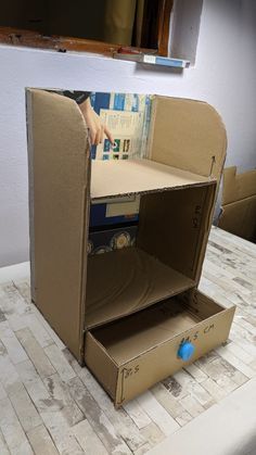 This Easy Desk organizer made only from cardboard. It’s very easy diy idea that will help you in storage and organization of your books and house supplies. It’s simple idea for recycling or upcycling project from waste cardboard it looks very nice. You can try by following our step by step tutorial. #diy #crafts #diycardboard #cardboard Cardboard Box Crafts Storage Diy, Easy Crafts With Cardboard, Diy Storage From Cardboard Boxes, Diy From Cardboard Boxes, Best Our Of Waste Ideas, Useful Cardboard Crafts, Diy Cardboard Desk Organizer, Cardboard Design Ideas, Cardboard Ideas Diy