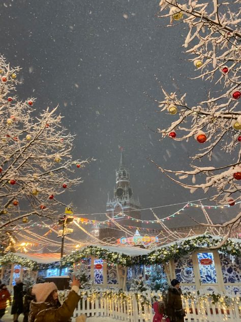 Natal, Russian Christmas Aesthetic, Moscow Russia Aesthetic, Blue Winter Aesthetic, Moscow Winter, Russia Aesthetic, Russian Aesthetic, Russia Winter, Minnie Mouse Cookies