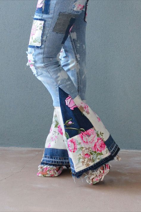 Women's custom blue jeans. Bleached. Patched. Hand painted contrasting rose patches. Matching heels sold separately. Raw waistband. Raw hems. Bleached jeans. Patched jeans. Stretch denim. One of a kind denim at http://www.matydavis.com . 👖👡 Custom fit. Custom made to order women's jeans. Want matching heels? Just ask. Upcycling, Bleaching Jeans, Denim Recycle, Hippie Styles, Hand Painted Jeans, Demin Jeans, Custom Jean, Patched Denim Jeans, Upcycled Jeans