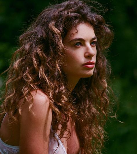 Eleonore Leojeanne, Wild Curly Hair, Shades Of Brunette, Curly Perm, Getting A Perm, Hair Photography, Shag Hairstyles, Honey Hair, Wild Hair