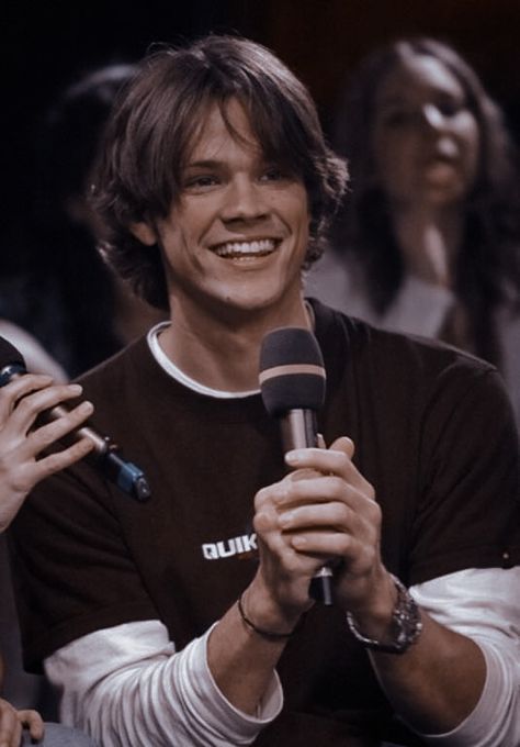 Winchester Boys, Jared Padalecki Long Hair, Sam Winchester Outfit, Dean Gilmore, Pretty Actors, Gilmore Girls Dean, Supernatural Men, Gilmore Guys, Dean Forester