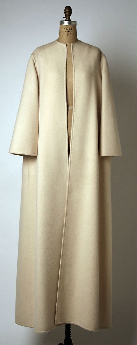 Geoffrey Beene Evening coat Hijab Turban, Evening Coat, Moda Retro, Geoffrey Beene, Mode Chic, Costume Institute, Vintage Couture, 1970s Fashion, Moda Vintage