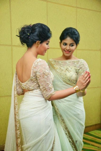 This all Photo are Model and Tamil, Telugu Movie Actress Anjali. Actress Anjali wear Off White Transparent Crepe Sarees with Golden Border... Haute Couture, Blouse Pictures, Bridesmaid Saree, Saree And Blouse, Sari Blouse Designs, Saree Blouse Patterns, Blouse Saree, Backless Blouse, Blouse Models